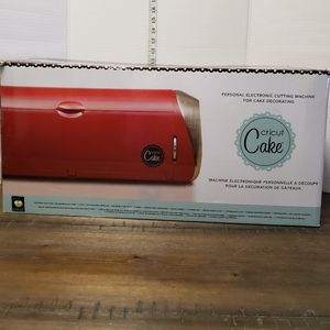 Cricut Cake Machine CCA001 With All The Accessories Used Only Twice Mint
